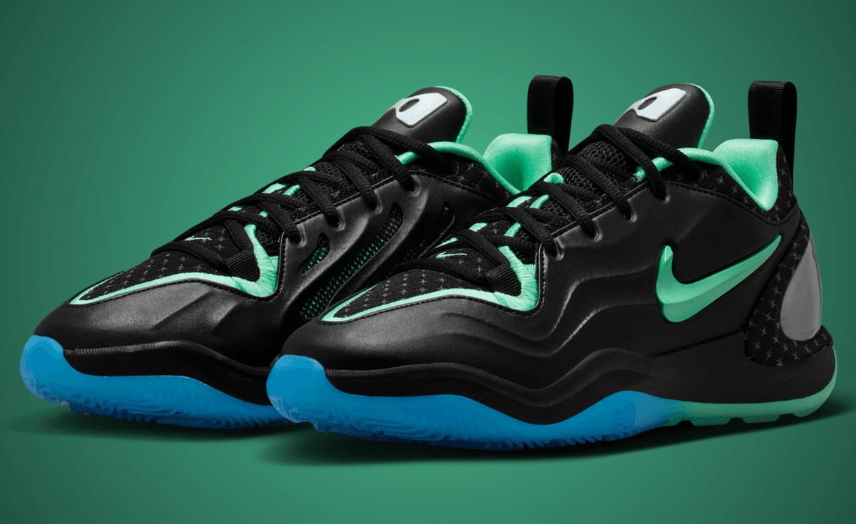 Nike A'Two in black with turquoise accents, Nike Nationals colorway