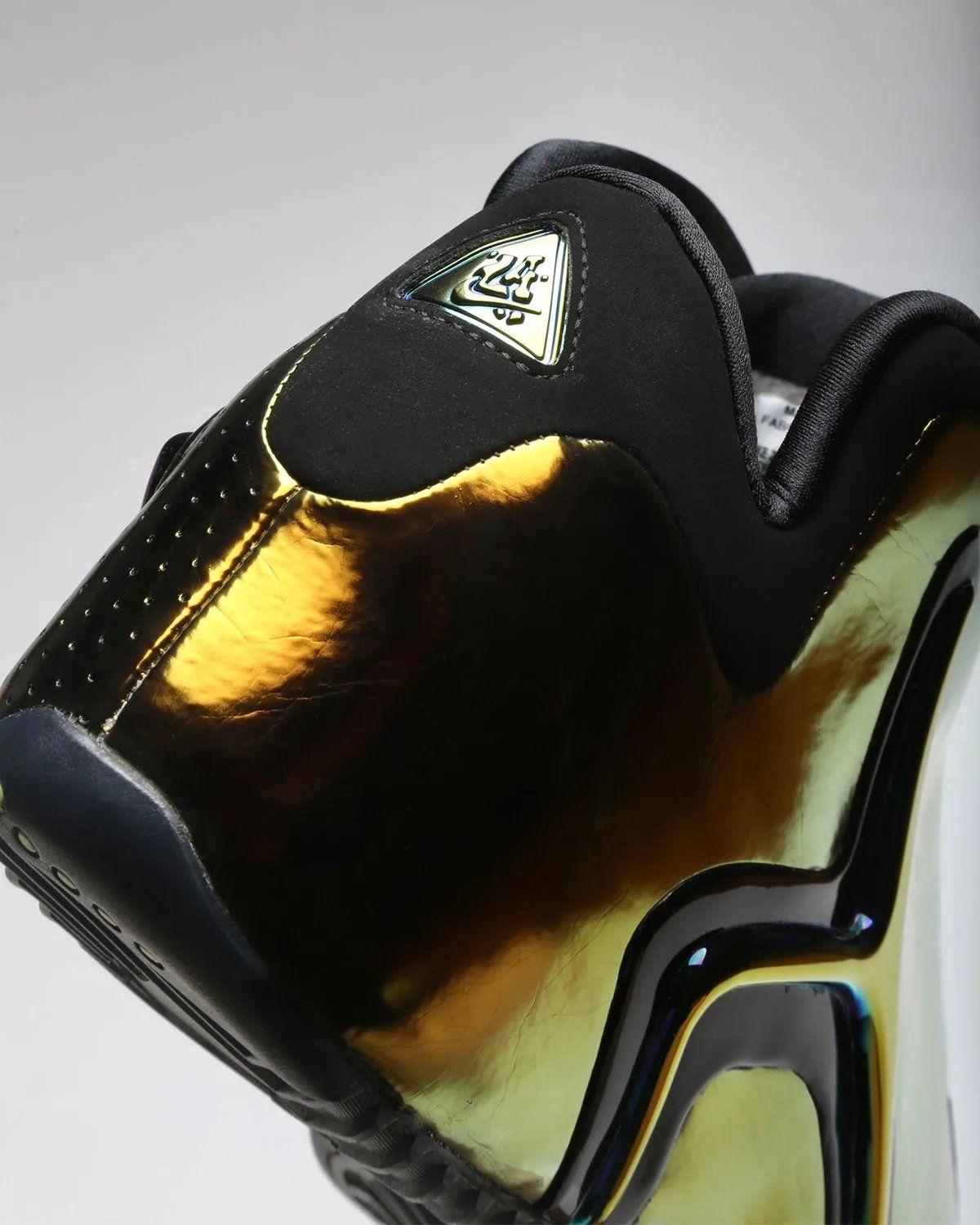 Nike Zoom Hyperflight retro sneaker in classic colorway, quarter-turn view showing cushioning technology and court-inspired silhouette