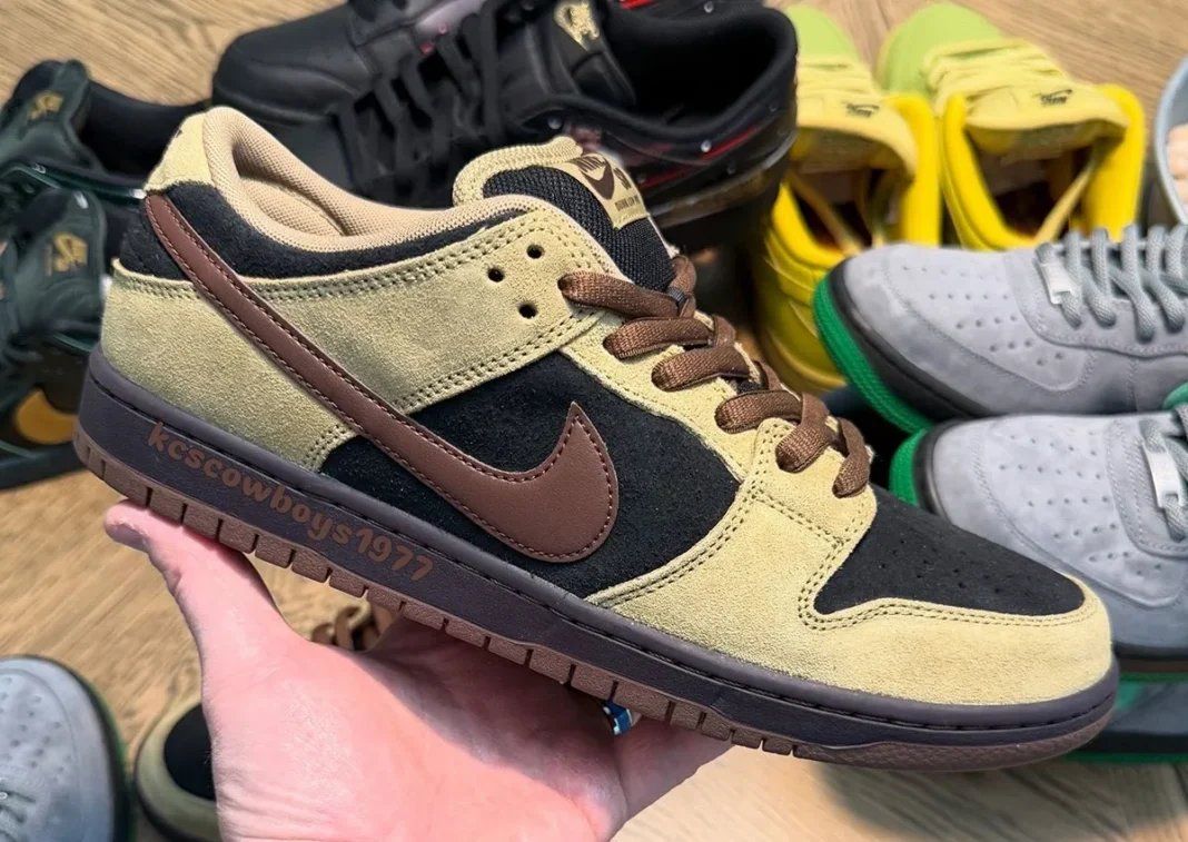 Nike SB Dunk Low Filbert/Light Chocolate with beige nubuck upper and dark brown leather overlays