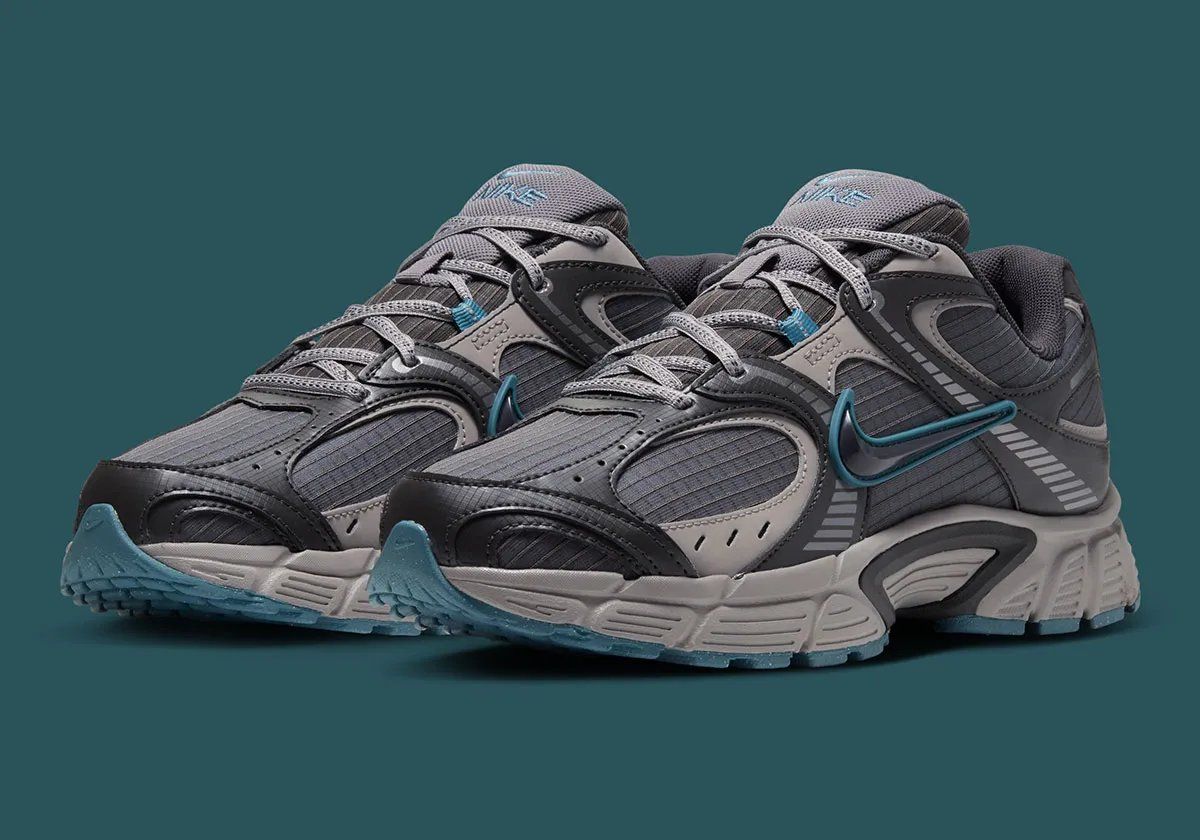 Nike V5 RNR in Pencil Point and College Grey colorway, featuring grey midsole and aquatic sole accents