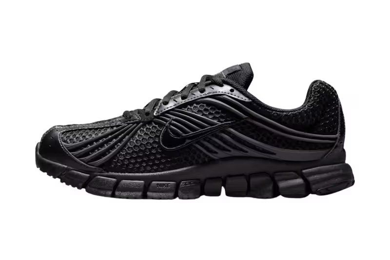 Nike Zoom Skylon 11 in Black and Anthracite colorway, showcasing the mesh upper and synthetic leather overlays