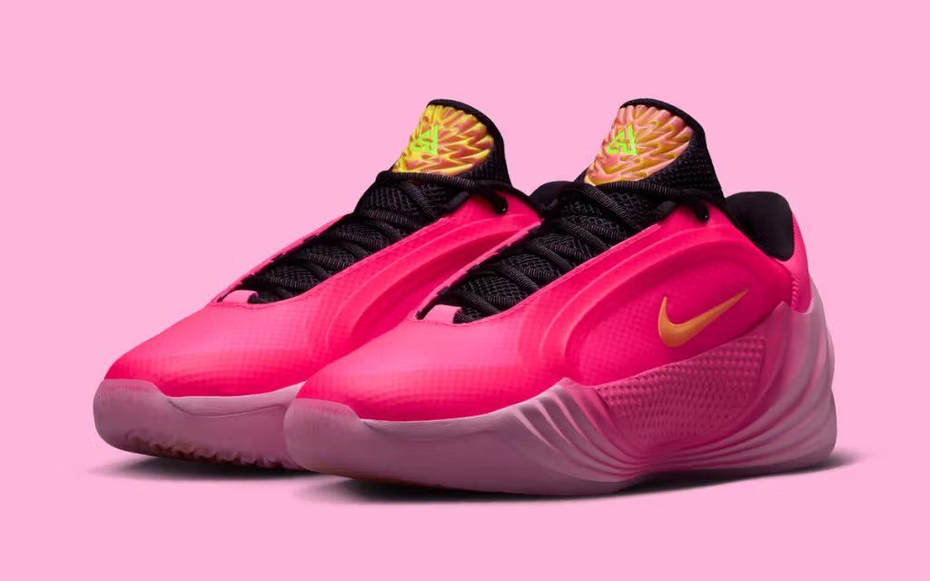 Official look at the Nike Giannis Freak 8 in Hyper Pink colorway