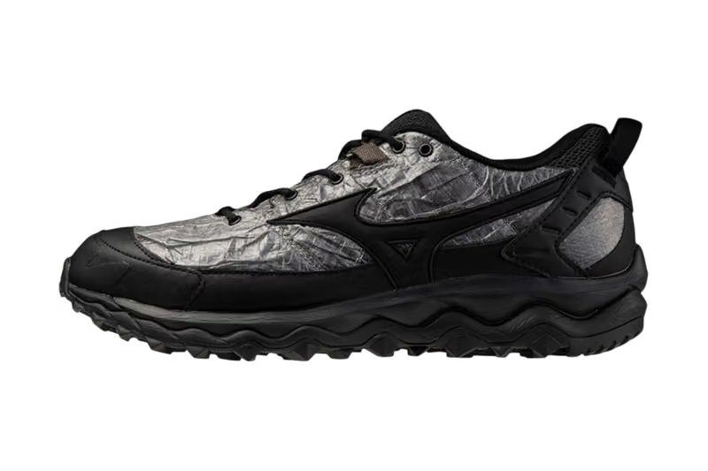 Han Kjøbenhavn x Mizuno WAVE MUJIN TL in Black with Dyneema Composite Fabric upper and Michelin rubber outsole