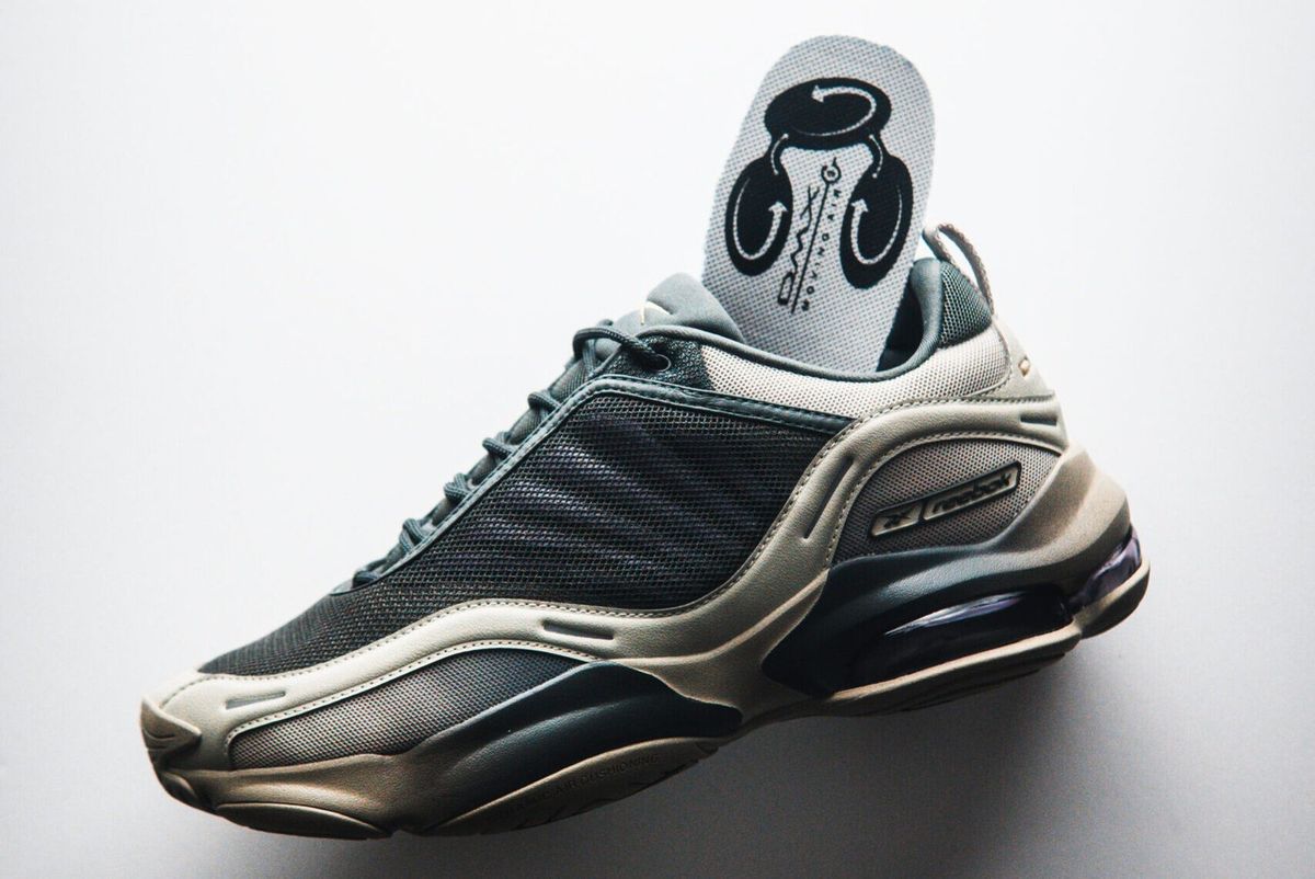 Reebok DMX 3000 Series in Grey and Dream Purple colorway, lateral view