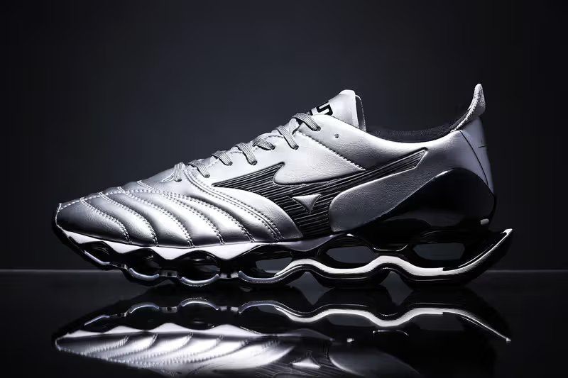 Mizuno Wave Prophecy Morelia Neo Silver featuring metallic synthetic leather upper with Runbird logo and quilted stitch detailing