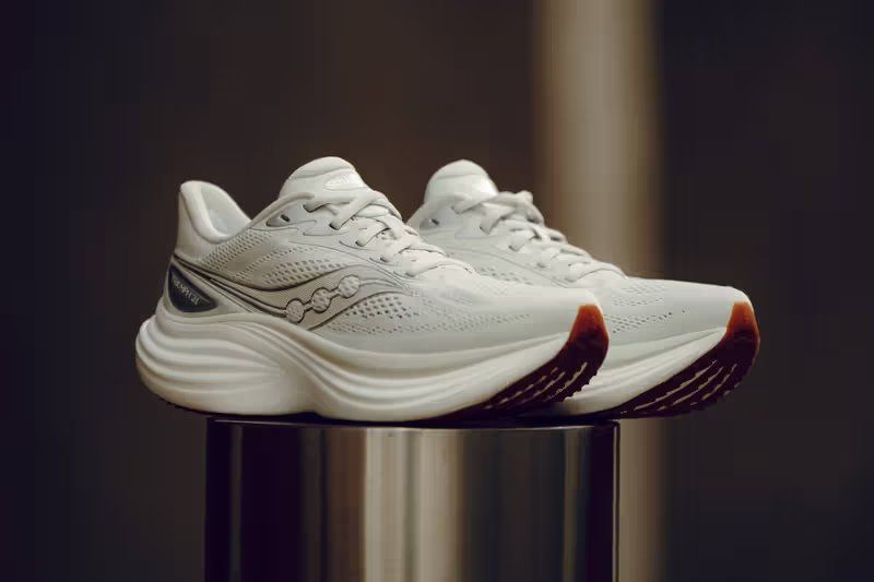 Saucony Triumph 24 in Quartz/Anchor and Ivory/Eggshell colorways, featuring incrediLUX foam midsole technology