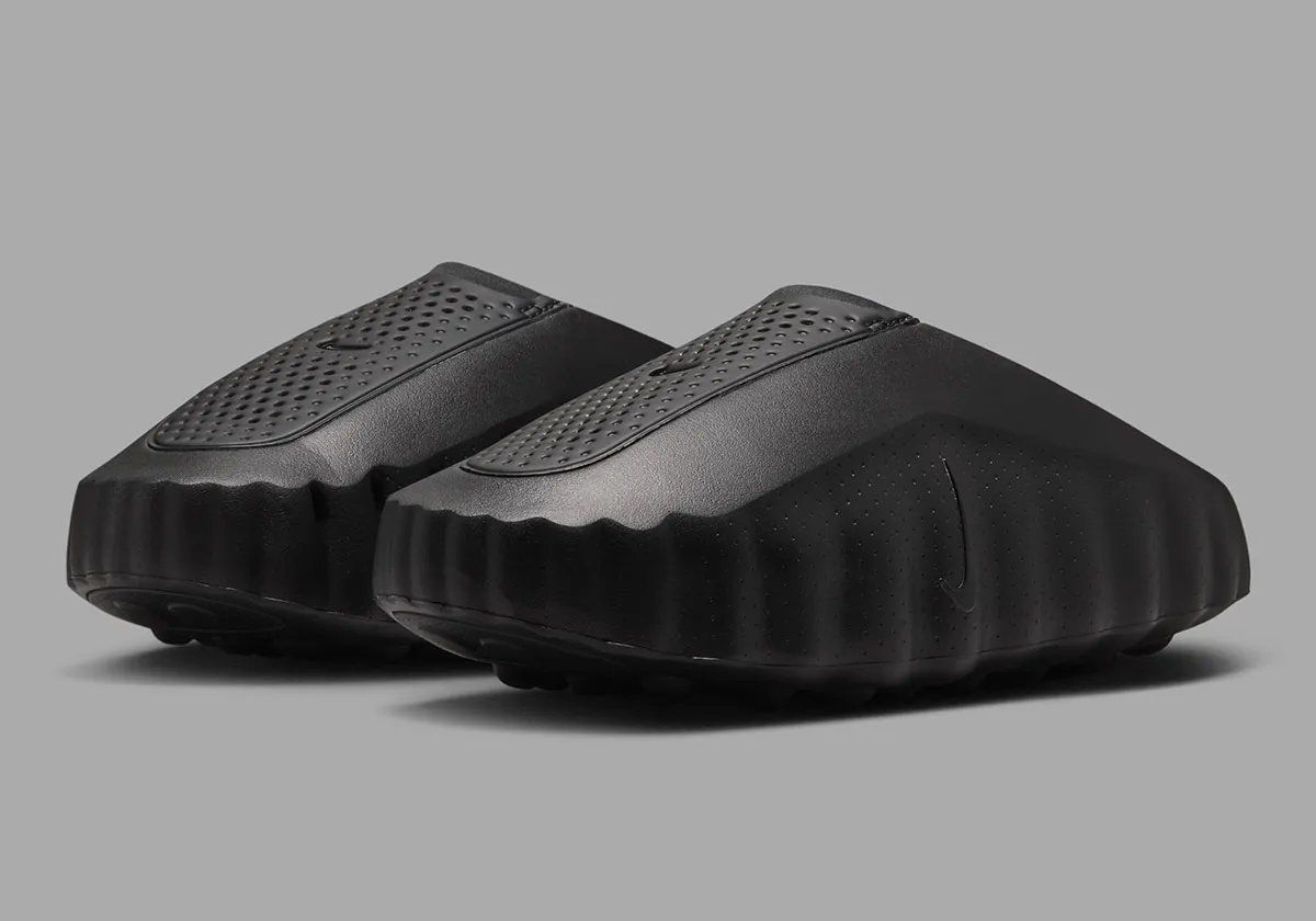 Nike Mind 001 slide in Black and Anthracite colorway, top and side view