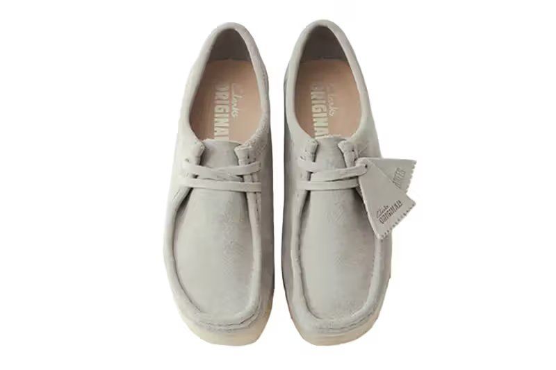 Clarks Wallabee in Pale Gray and Olive suede, URBAN RESEARCH Japan exclusive colorways