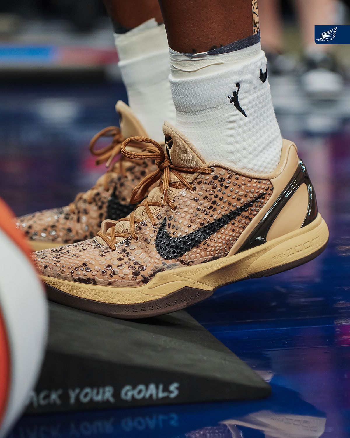 Arike Ogunbowale wears exclusive Nike Kobe 6 Desert Camo player edition with scaly uppers and earthy colorway during Dallas Wings game