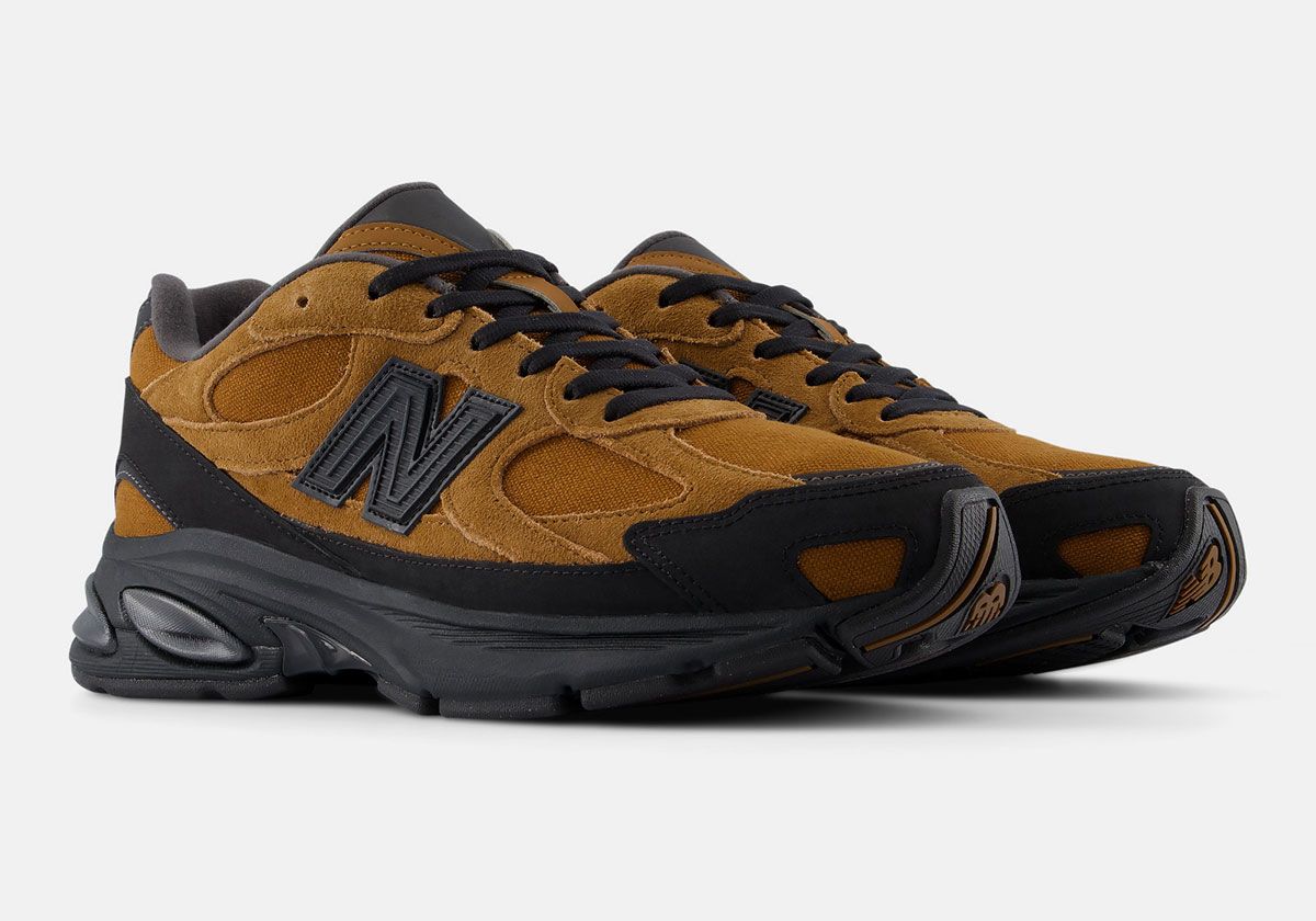 New Balance 2010 in brown and black canvas construction for fall