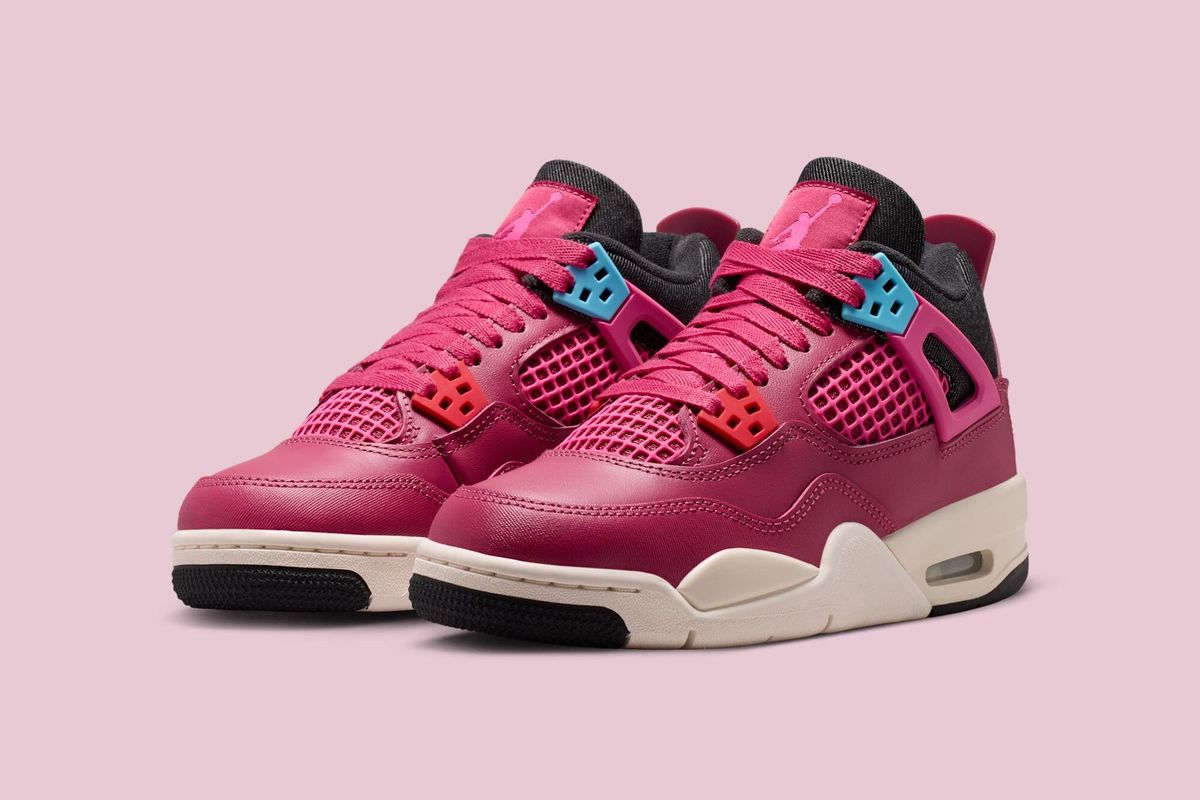 Kids Air Jordan 4 'She's A Star' colorway, full lateral and medial side views