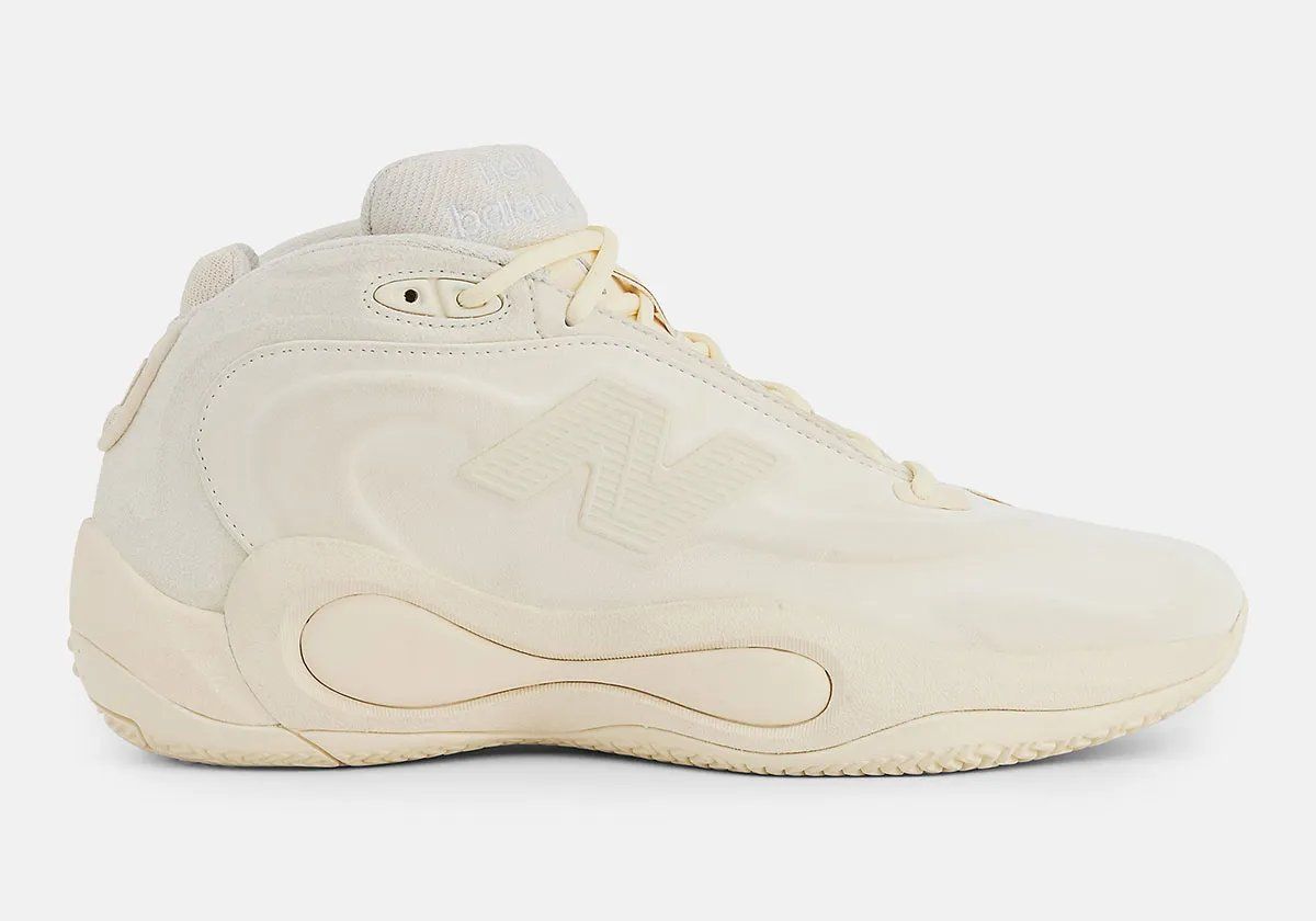 New Balance P400 in Permafrost colorway featuring premium cow leather upper and suede collar details