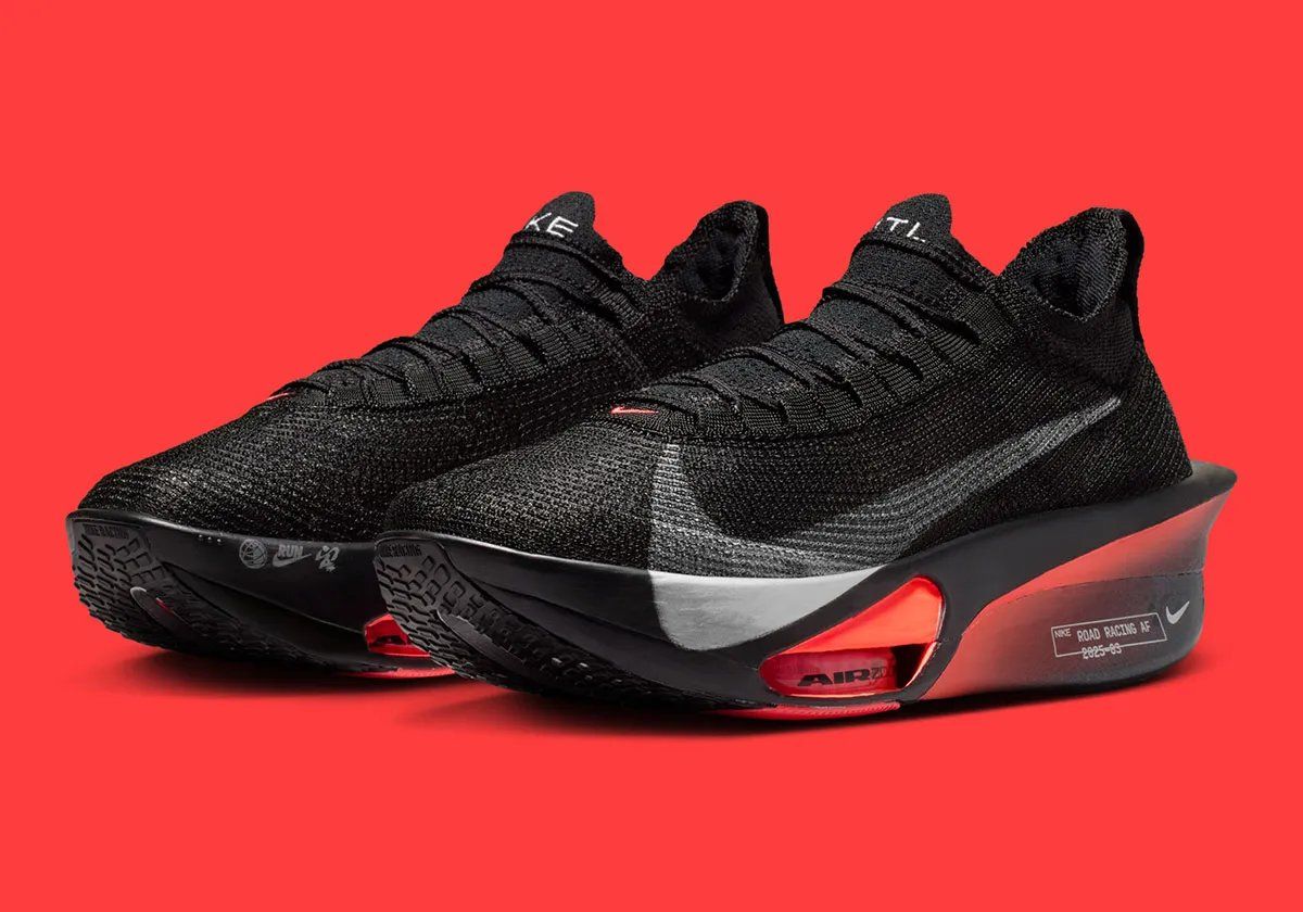 Nike Alphafly 3 in Black, Hyper Crimson, and Wolf Grey with silver Swoosh carabiner clip
