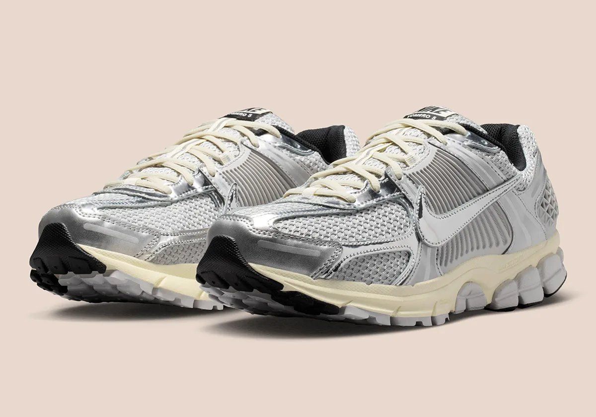 Nike Zoom Vomero 5 in Grey Fog colorway, showcasing the layered mesh upper and visible Zoom Air cushioning