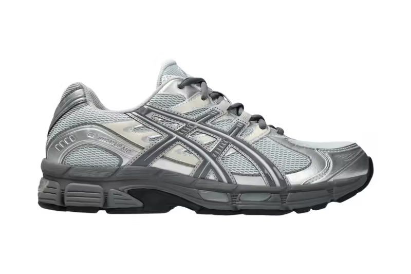 ASICS GEL-STRATUS MC in Concrete grey colorway, hybrid performance silhouette with mesh upper