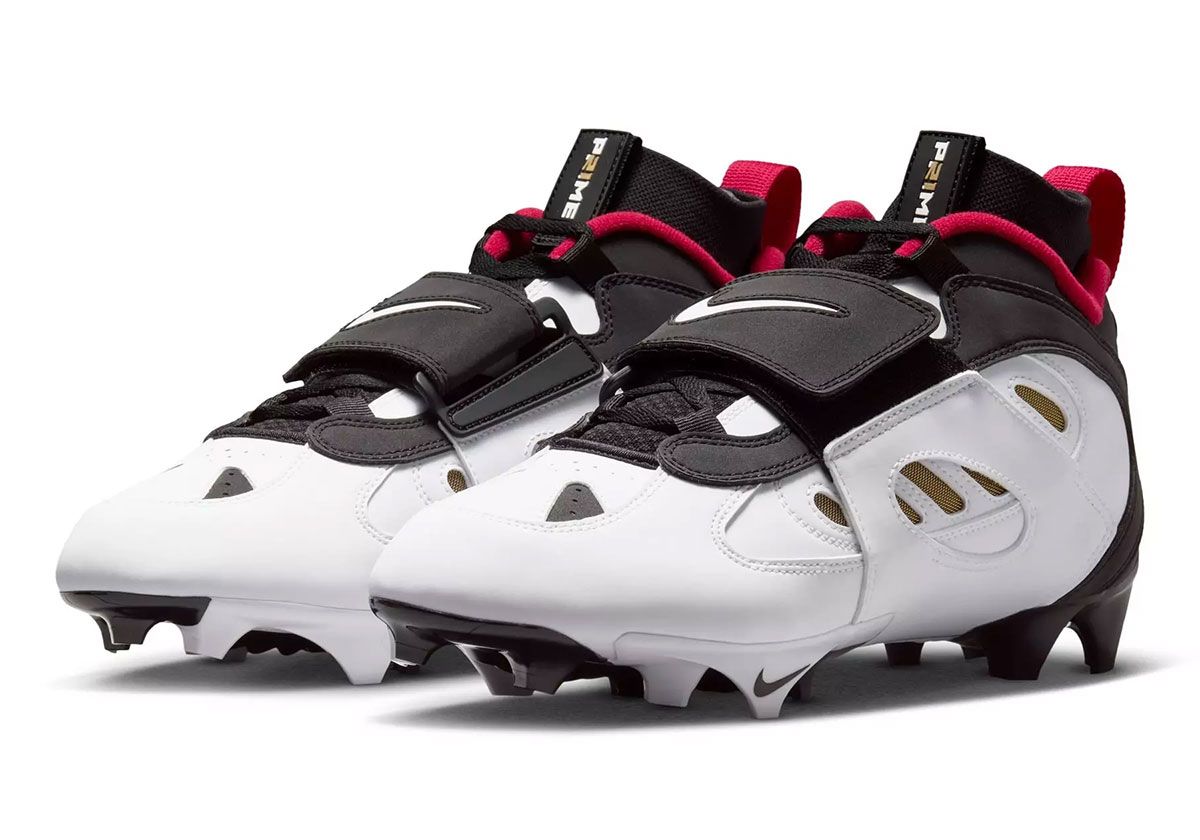 Nike Diamond Turf 2 49ers cleat in red and gold colorway with cleated sole