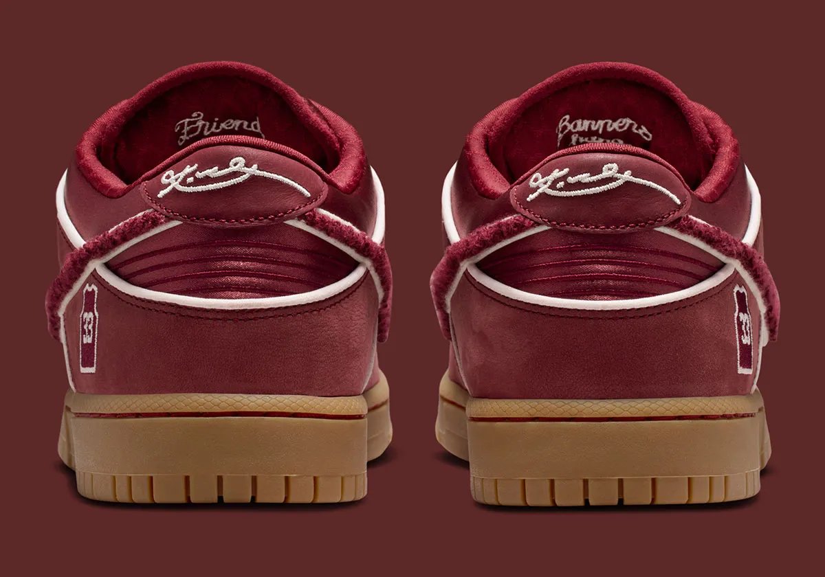Nike Dunk Low in Lower Merion High School colorway honoring Kobe Bryant's prep career - detail view 4