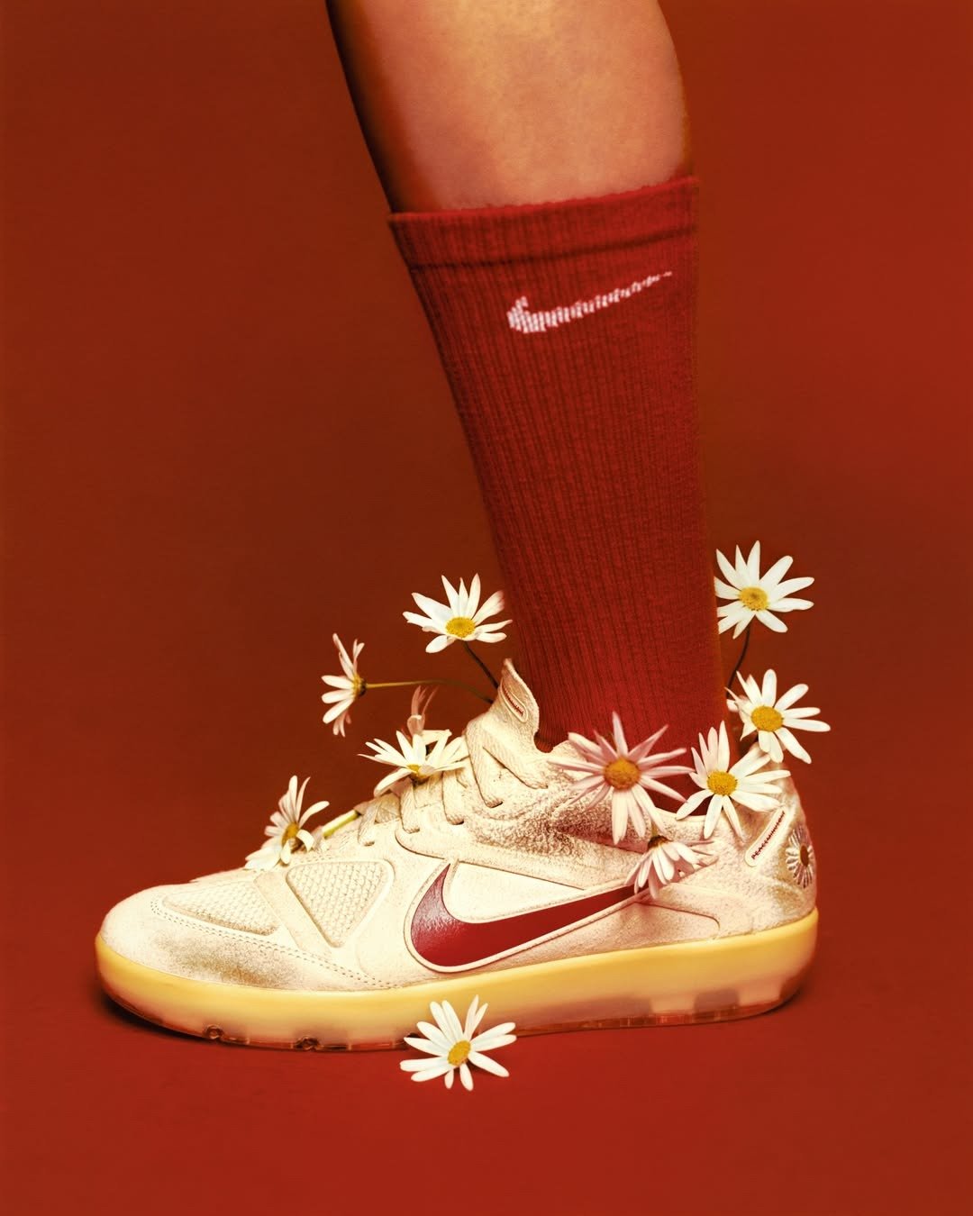 PEACEMINUSONE x Nike Cryoshot CTR 360 'Team South Korea' collaboration sneaker featuring Korean-inspired design details and premium construction - detail view 3