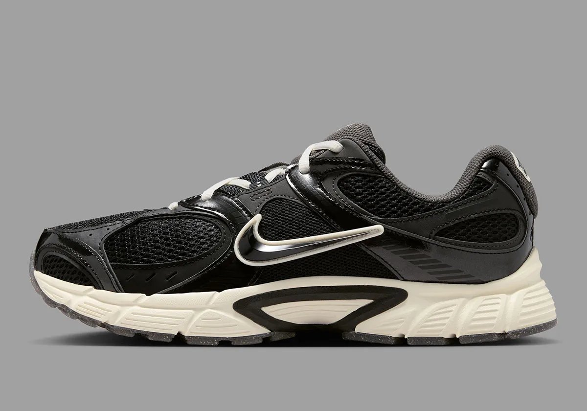 Nike RNR V5 Jackie Robinson baseball shoe in commemorative colorway, lateral view - detail view 1