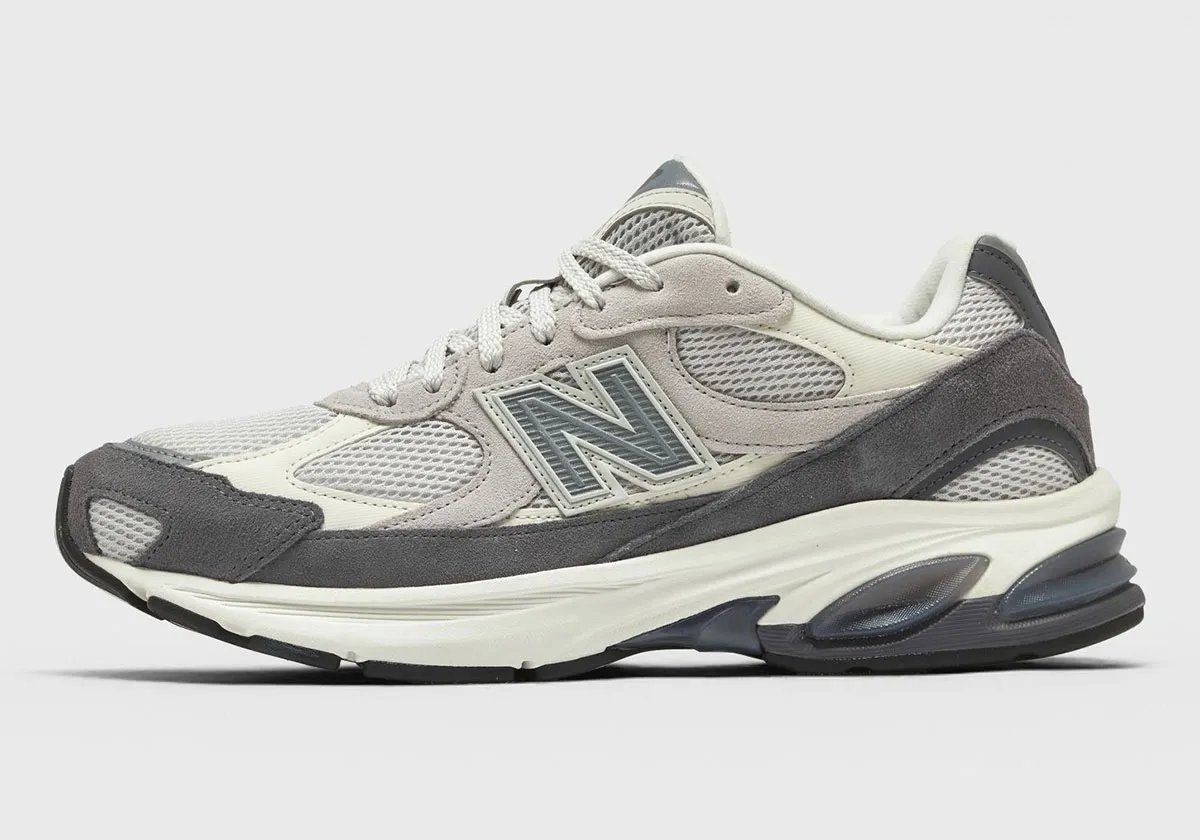 New Balance 2010 in Neptune Grey colorway featuring darkened mudguard contrast detailing - detail view 1
