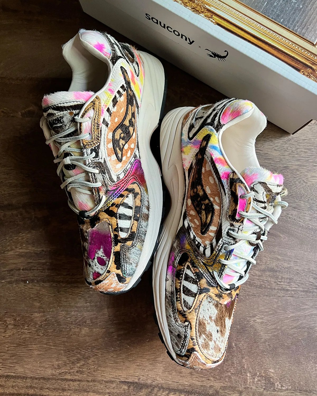 Westside Gunn x Saucony Grid Jazz 9 Releases August 28 - detail view 1