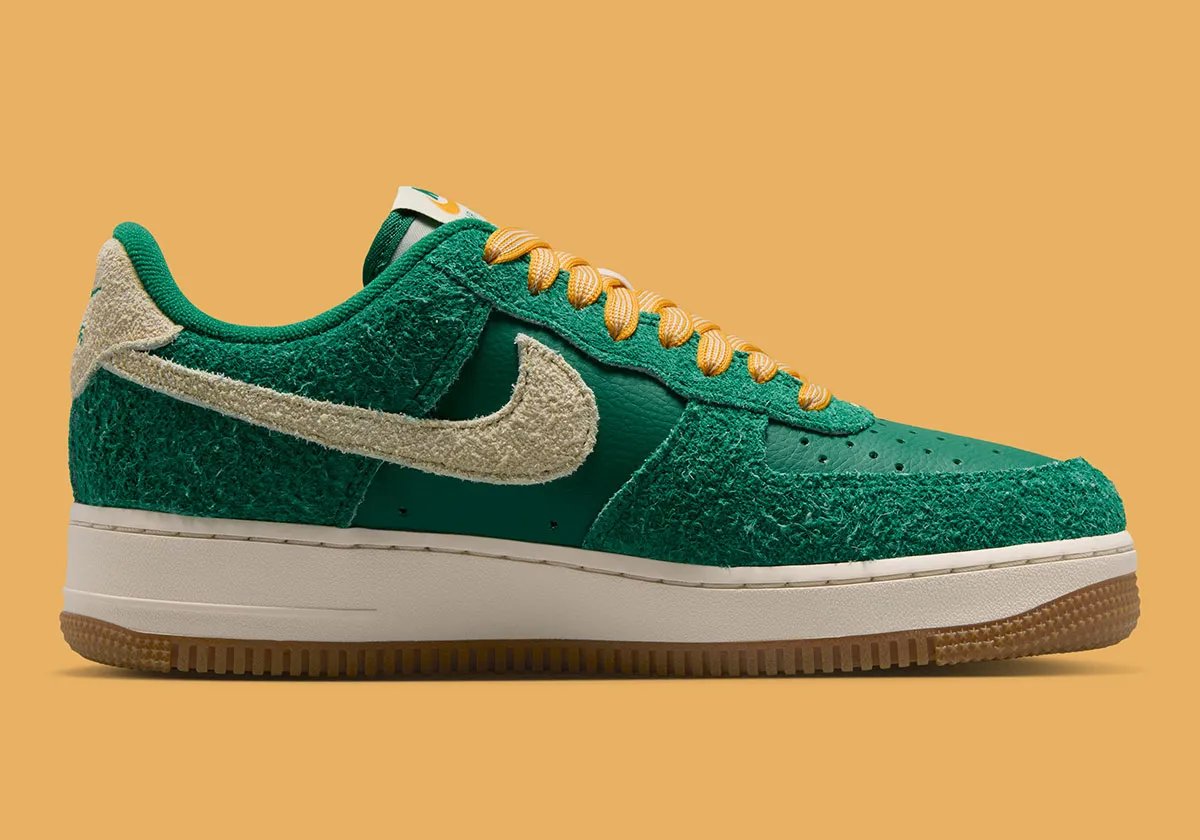 Nike Air Force 1 Low in pine green suede with gum sole and bronze lace accessories - detail view 2