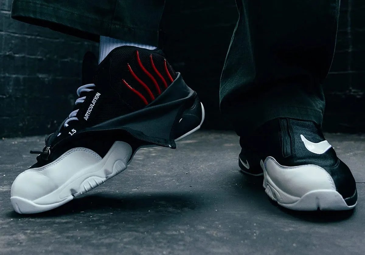 Nike Air Zoom Flight '98 'The Glove' in black and white colorway, designed by Eric Avar for Gary Payton - detail view 2