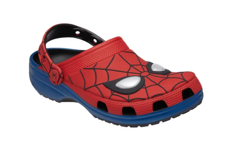 Crocs Classic Clog in red and blue Spider-Man colorway inspired by Earth-616 suit design - detail view 4