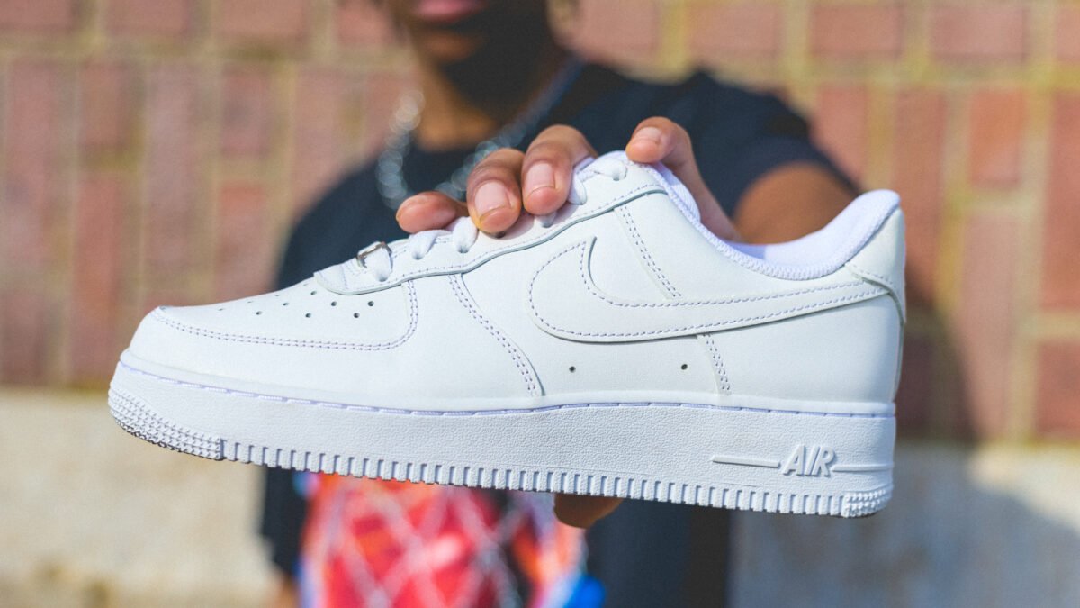 Collection of timeless classic sneaker silhouettes in versatile colorways - detail view 1