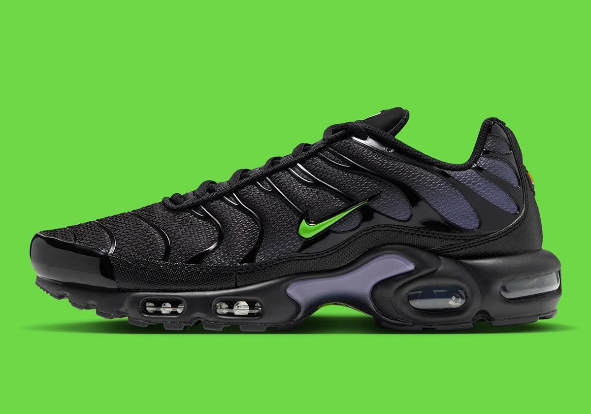 Nike Air Max Plus Joker in jet black with neon green Swoosh and purple midfoot shank - detail view 1