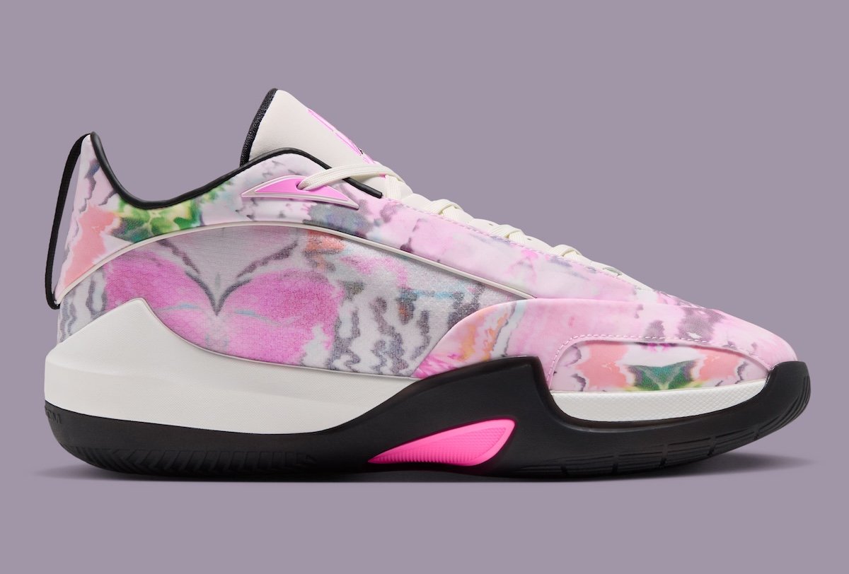 Jordan Triangle NY vs. NY colorway in Sail, Black, and Pink Beam celebrating New York streetball tournament - detail view 4