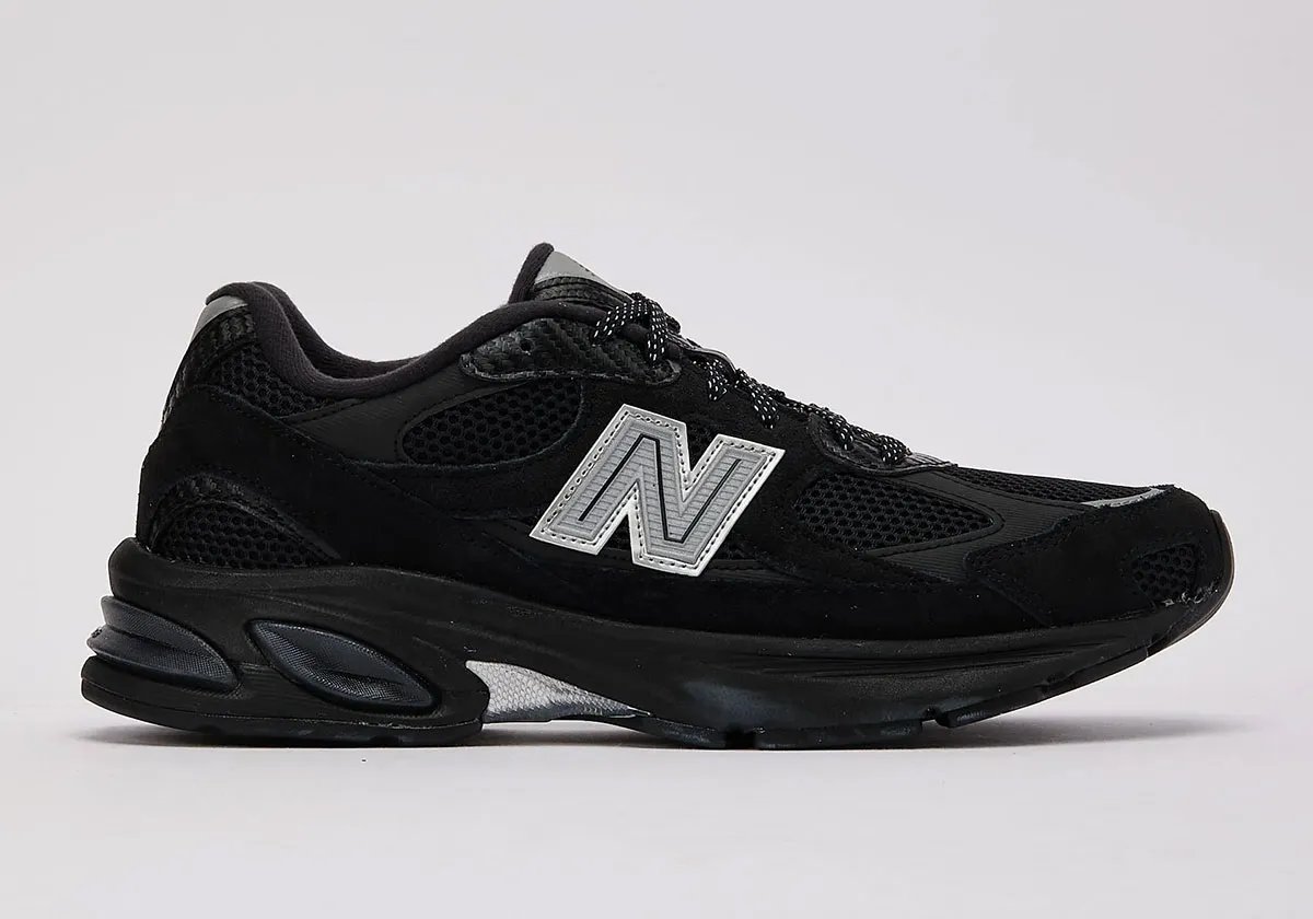 New Balance 2010 Black/Metallic Silver with carbon fiber heel and reflective 3M detailing, DTLR exclusive - detail view 2