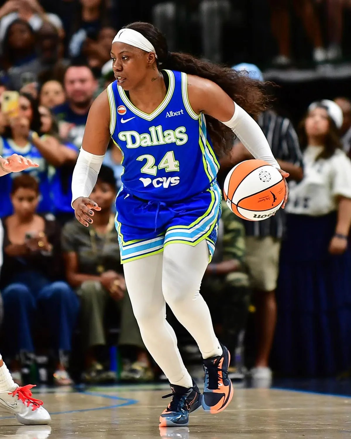 Arike Ogunbowale wearing exclusive Nike Kobe 5 Protro PE with split navy, coral, and blue colorway during Dallas Wings game - detail view 5