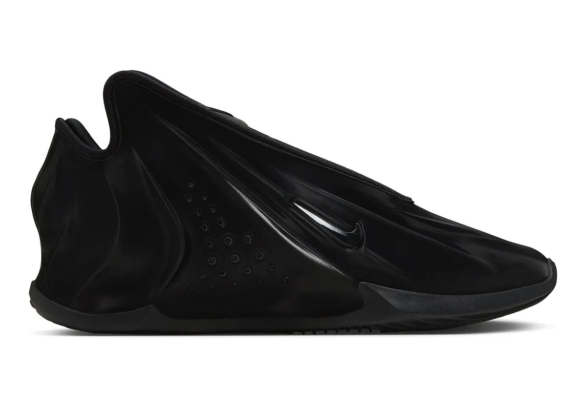 Nike GT Future 'Black Cat' all-black colorway with molded upper, Zoom Strobel, and Cushlon 3.0 cushioning - detail view 2