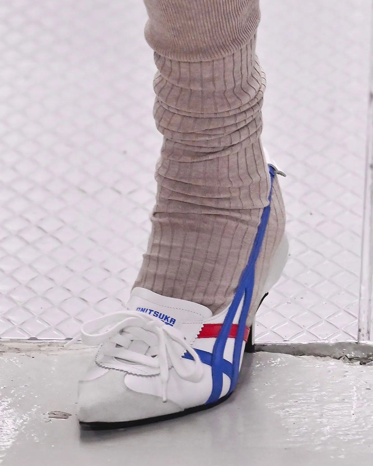 Onitsuka Tiger Mexico 66 Kitten Heel in neutral colorway, showcasing the adapted heel design and classic Mexico 66 silhouette details - detail view 5