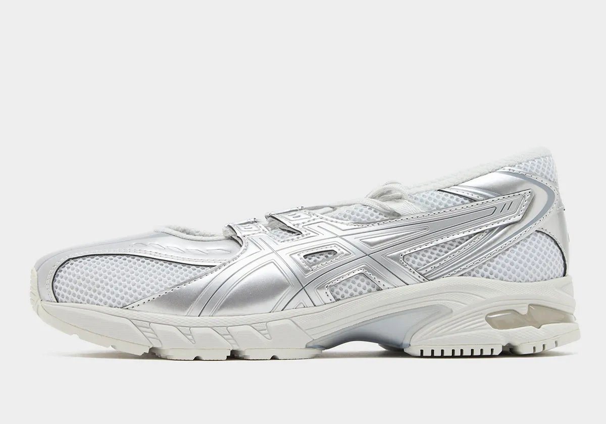 ASICS GEL-DS Trainer Ballet in silver colorway, showing open forefoot cutout and lace-only fastening system - detail view 1