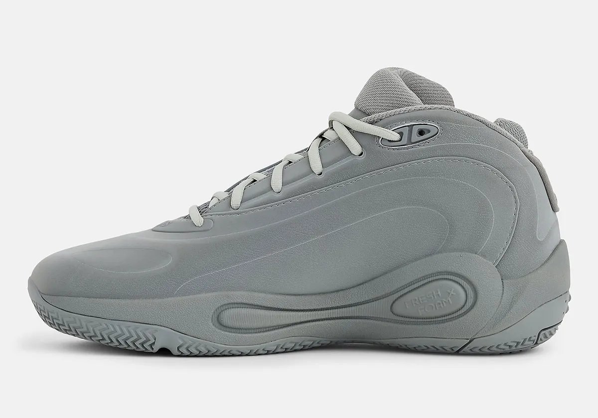 New Balance P400 in mid-grey with off-white dual-density sole unit, side profile view - detail view 1