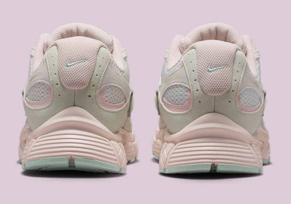 Two colorway iterations of the Nike V5 RNR in JAIDE collaborative design - detail view 4