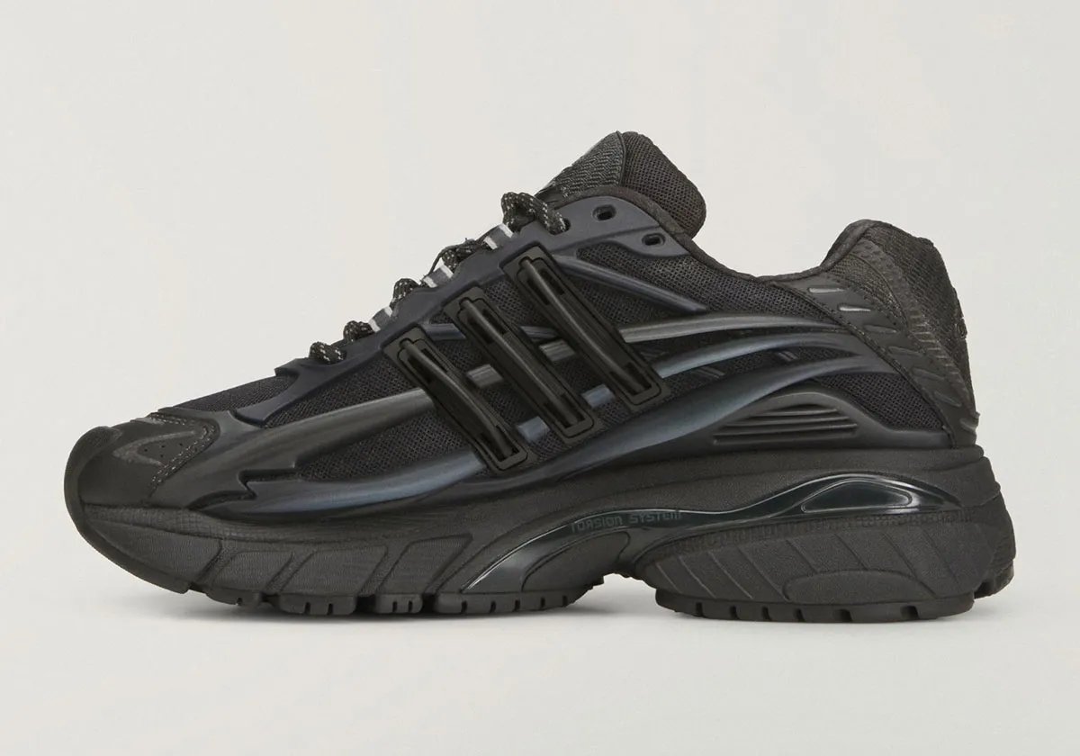 Pharrell x adidas VIRGINIA Adistar Jellyfish in black colorway, side profile view - detail view 2