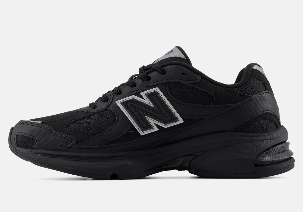 New Balance 2010 Cordura in black, grey, and khaki colorways with waterproof coating for fall/winter 2026 - detail view 2