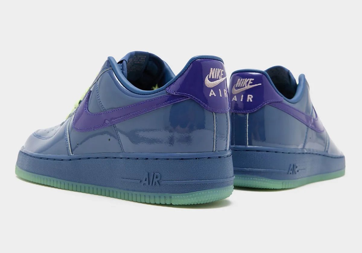 Nike Air Force 1 in patent leather with high-gloss finish, Central Cee SYNA collaboration edition - detail view 4
