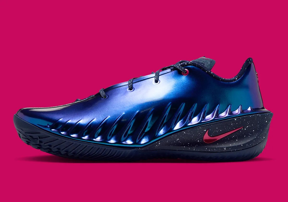 Nike GT Cut 4 Cade Cunningham in starry blue and purple lenticular colorway with galaxy-pattern detailing on collar and laces - detail view 1