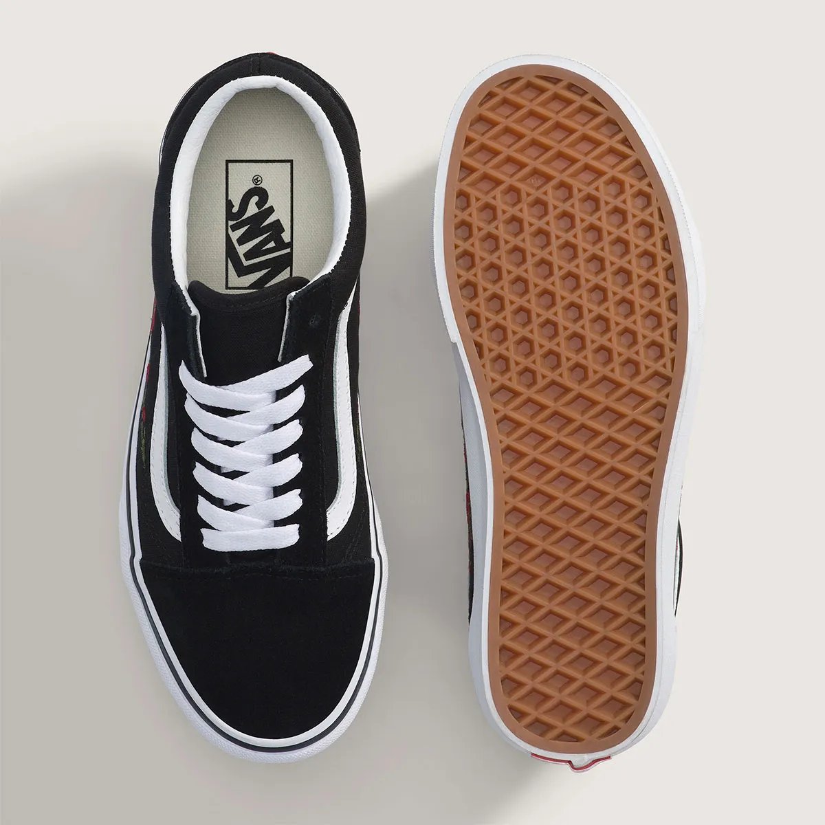 Vans Old Skool Roses in black and white with embroidered rose graphics on the lateral Jazz Stripe - detail view 2