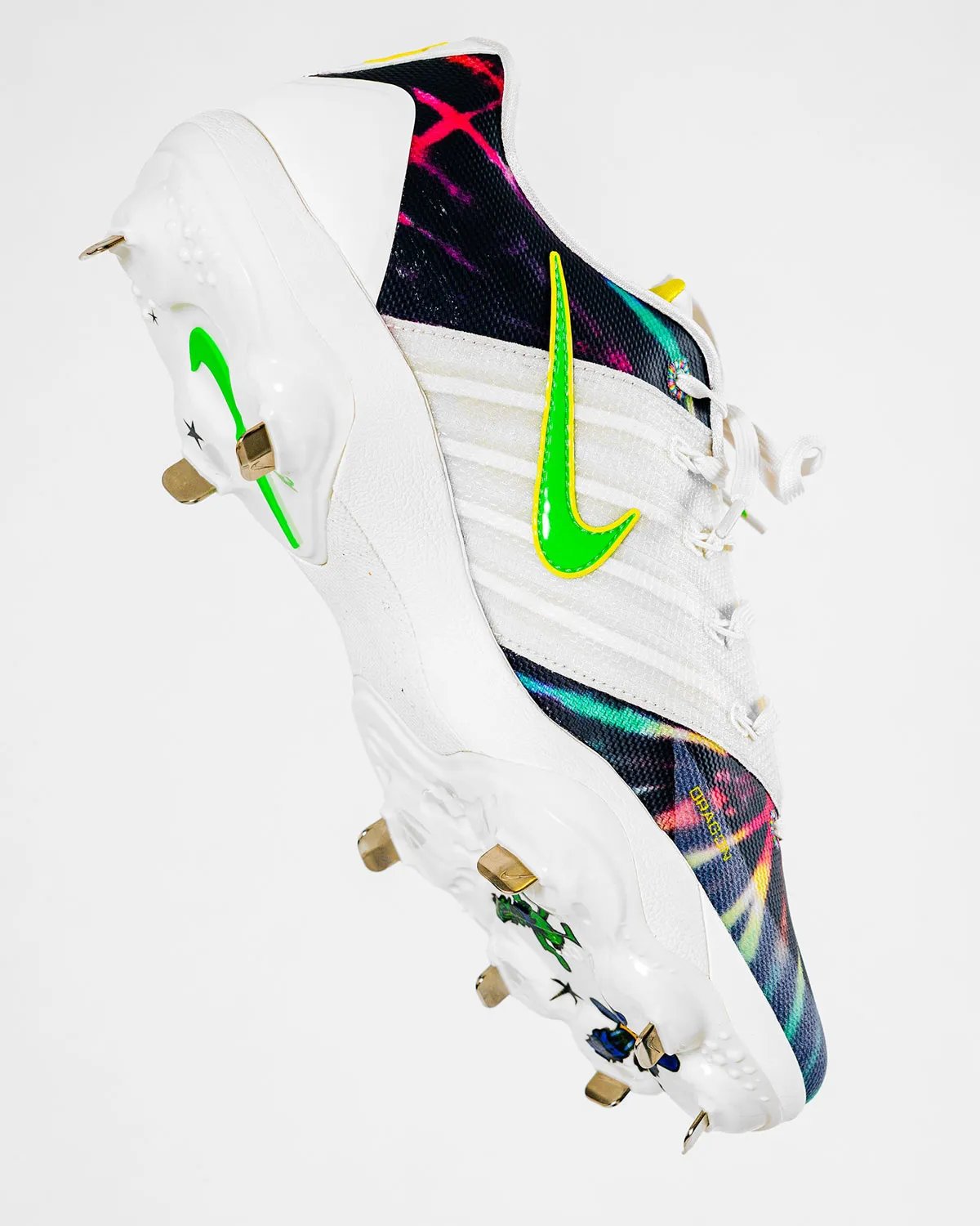 Nike Sabrina 3 GD MTL baseball cleat in tie-dye with chenille Swoosh, Oregon Ducks Grateful Dead player exclusive - detail view 2
