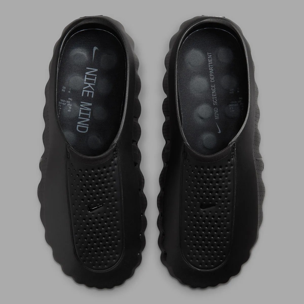 Nike Mind 001 slide in Black and Anthracite colorway, top and side view - detail view 3