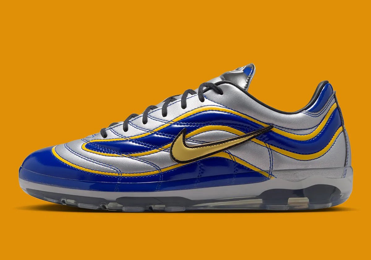 Nike Cryoshot Mercurial Vapor R9 in original Brazil blue and yellow colorway, lifestyle sneaker inspired by Ronaldo Nazário's 1998 World Cup boot - detail view 1