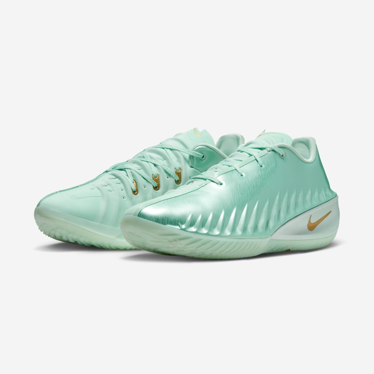 Victor Wembanyama x Nike G.T. Cut 4 PE 'NY vs NY' in Mint Foam and Metallic Gold colorway - detail view 1