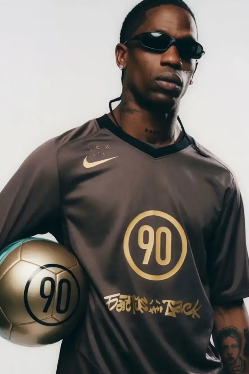 Travis Scott Cactus Jack x Nike Total 90 green Phantom 6 Low and brown jersey collaboration - detail view 1