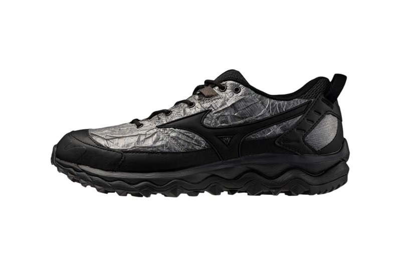 Han Kjøbenhavn x Mizuno WAVE MUJIN TL in Black with Dyneema Composite Fabric upper and Michelin rubber outsole - detail view 2