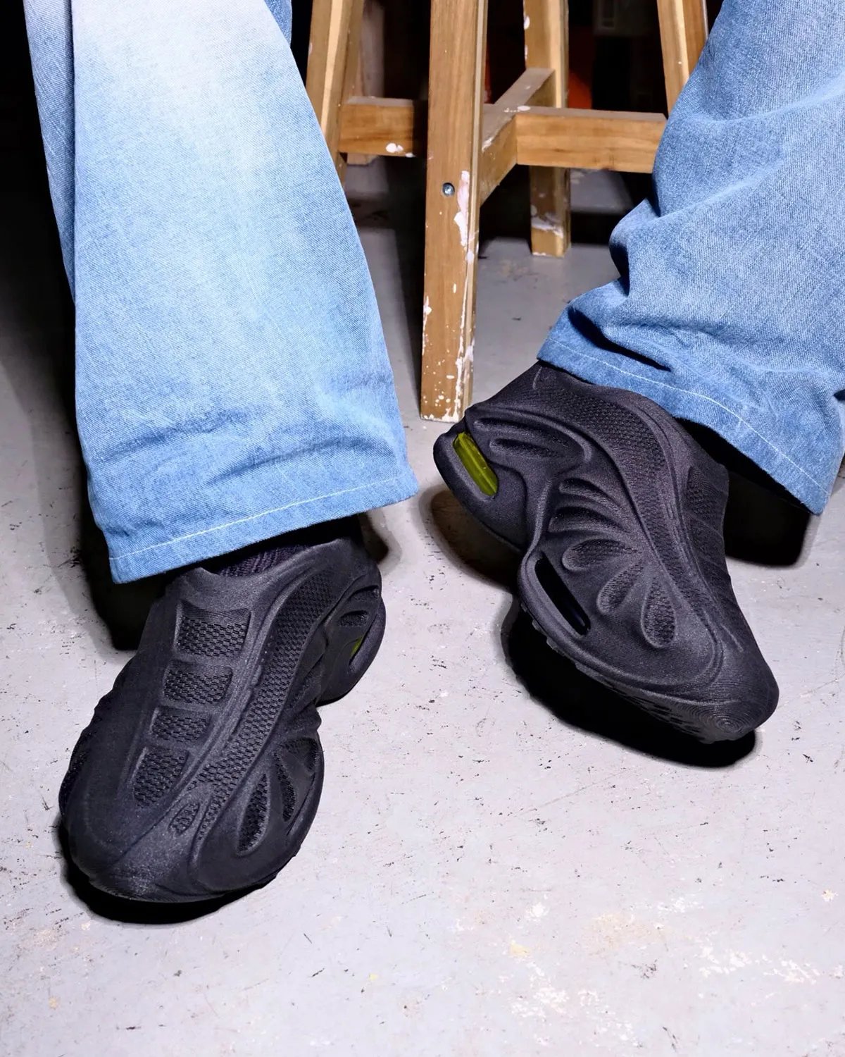 Nike AirWorks 3D-printed Air Max concept by Motoi Hatsuki, showing monolithic upper and midsole construction with visible Air unit - detail view 5